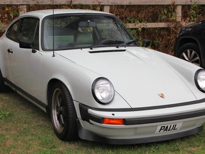 911 Carrera 4