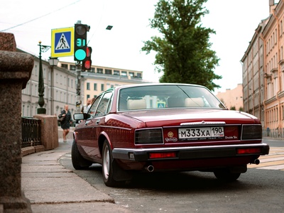 Daimler Double-Six