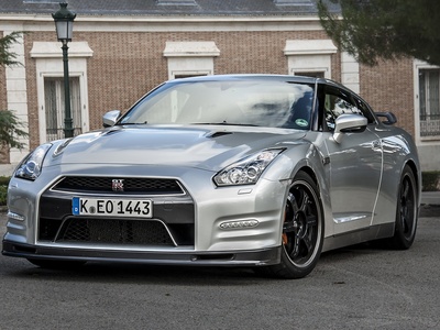 Nissan GT-R
