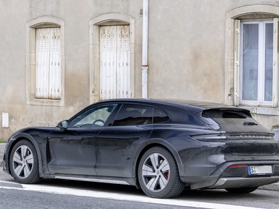 Taycan 4S Cross Turismo