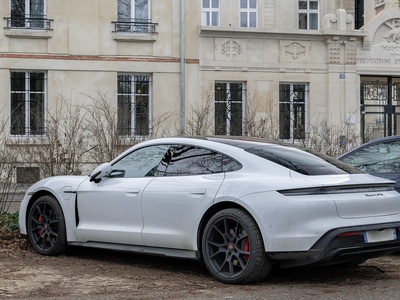 Taycan GTS