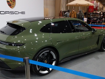 Taycan Turbo S Cross Turismo