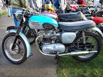 Bonneville T120