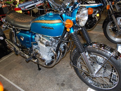 CB750
