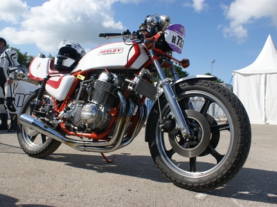 CB750F