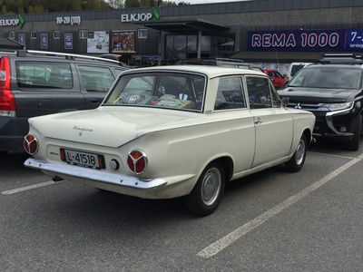 Ford Cortina