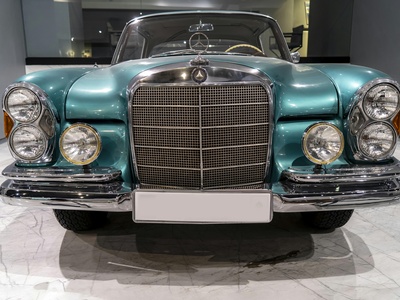 Mercedes-Benz W111