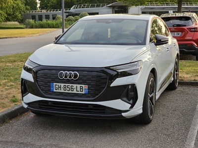 Q4 Sportback e-tron