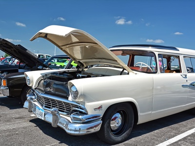 Customline Ranch Wagon