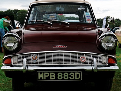 Ford Anglia 105E