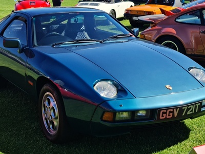 Porsche 928