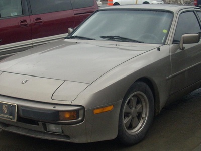 Porsche 944