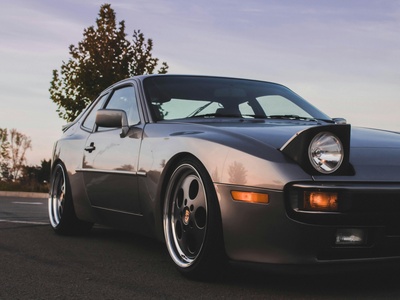 Porsche 944