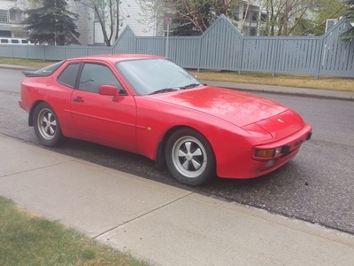 Porsche 944
