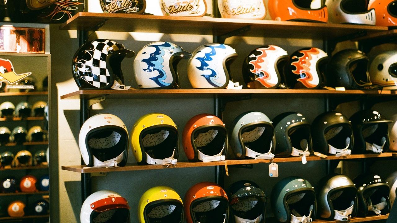 1990s supersport motorcycle lineup including Honda CBR900RR and Ducati 916