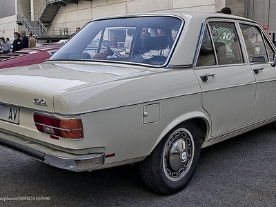 Audi 100 (C1)