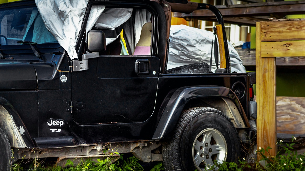 vintage Jeep Wrangler and Jeep Cherokee XJ exterior