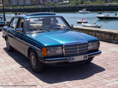 Mercedes‑Benz 300D (W123)