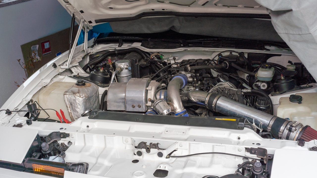 Side-by-side of turbocharged and naturally aspirated engine components