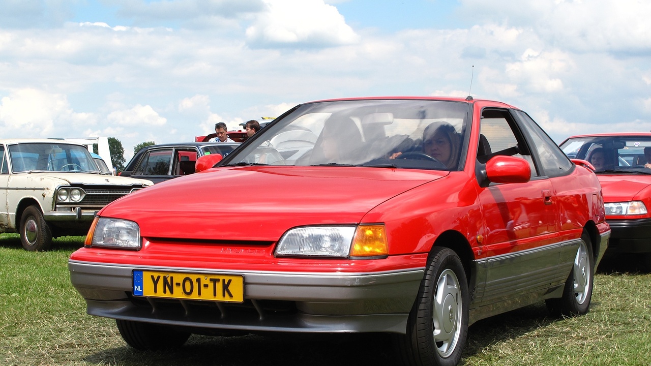 Hyundai Scoupe and Tiburon coupes