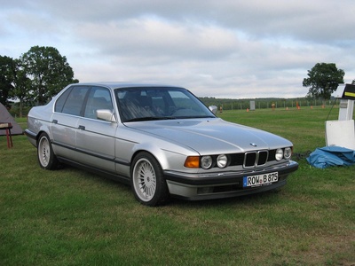 BMW 7 Series (E32)