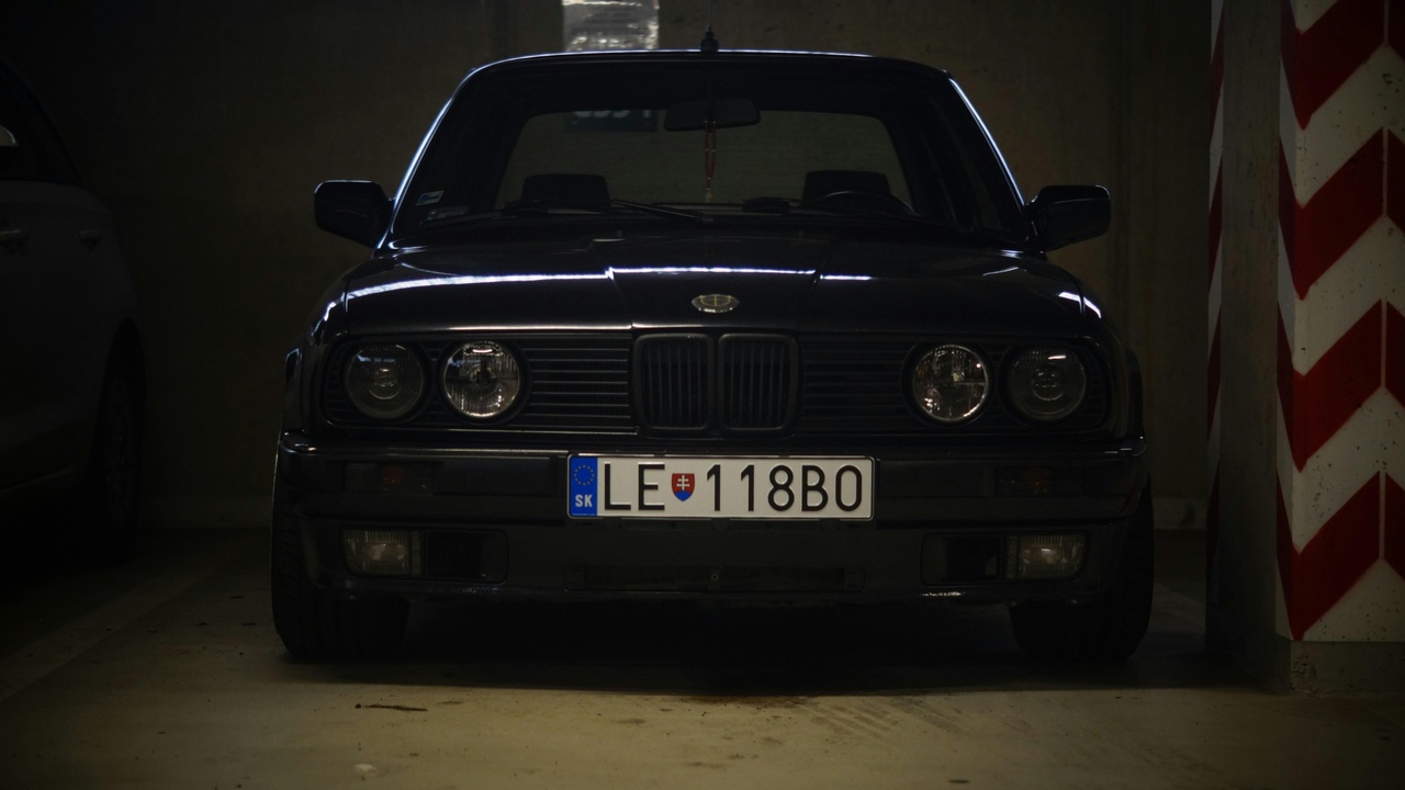 BMW R100RS and R90S sport-touring classics on the road