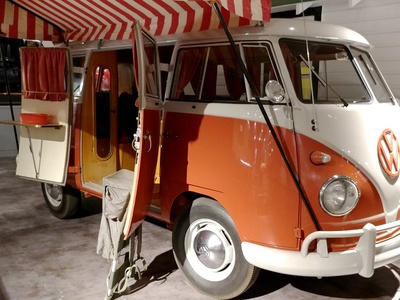 VW Type 2 Microbus (passenger Kombi)