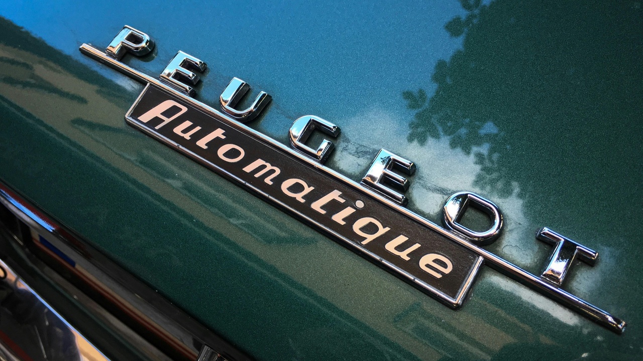 Comparison of used car resale value and maintenance costs with ceramic coating