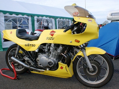 GS750