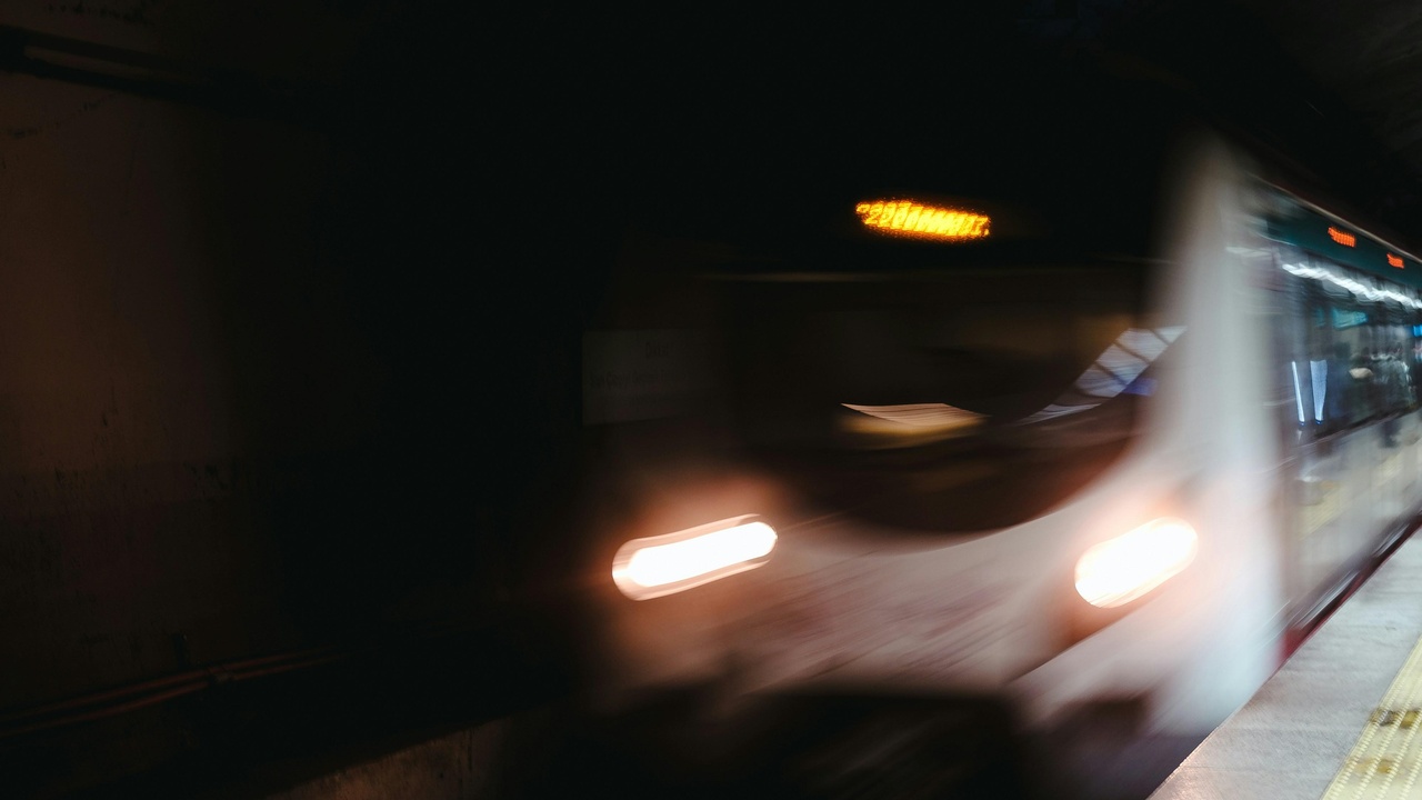 Bobber taking a tight urban turn vs cruiser on a highway straight